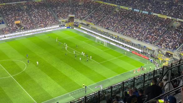 进攻犯规 进攻犯规